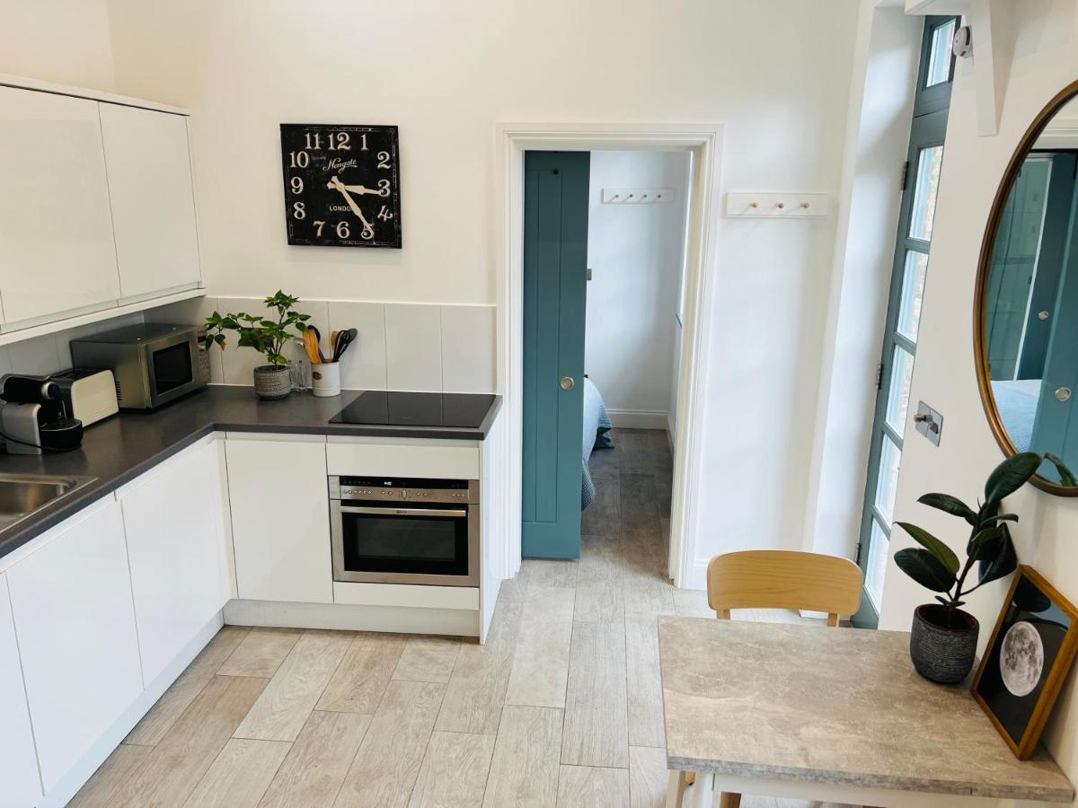 Forge Cottage - Pretty 1 Bedroom Cottage With Free Off Street Parking London Exterior photo